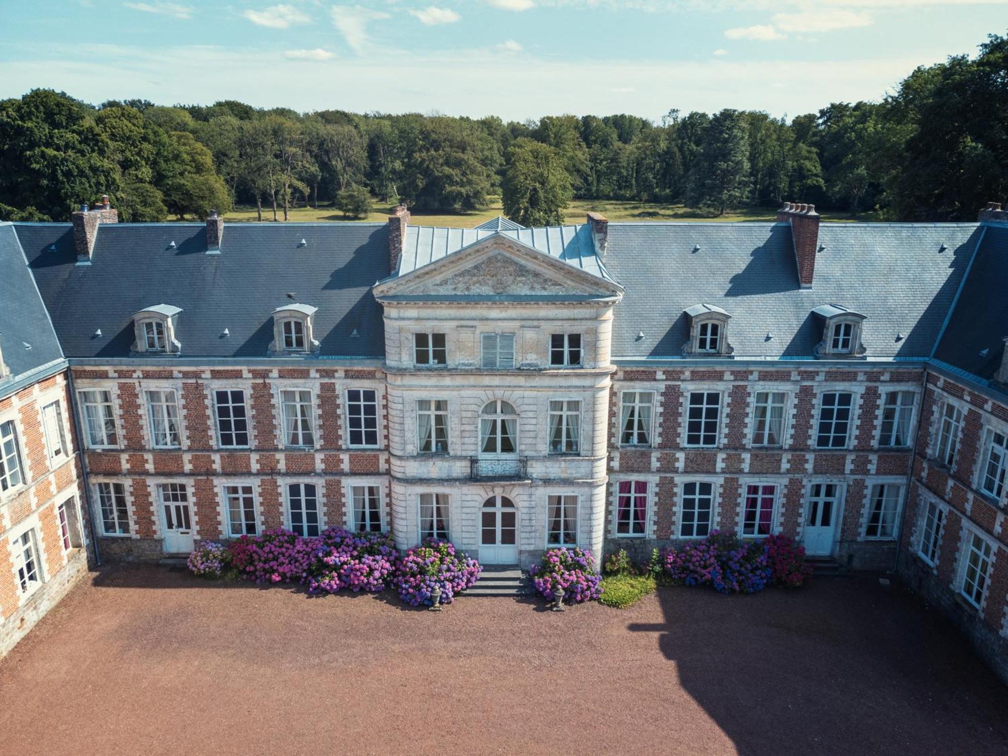 格兰德吕勒库尔城堡尚布尔酒店 Grand Rullecourt 外观 照片